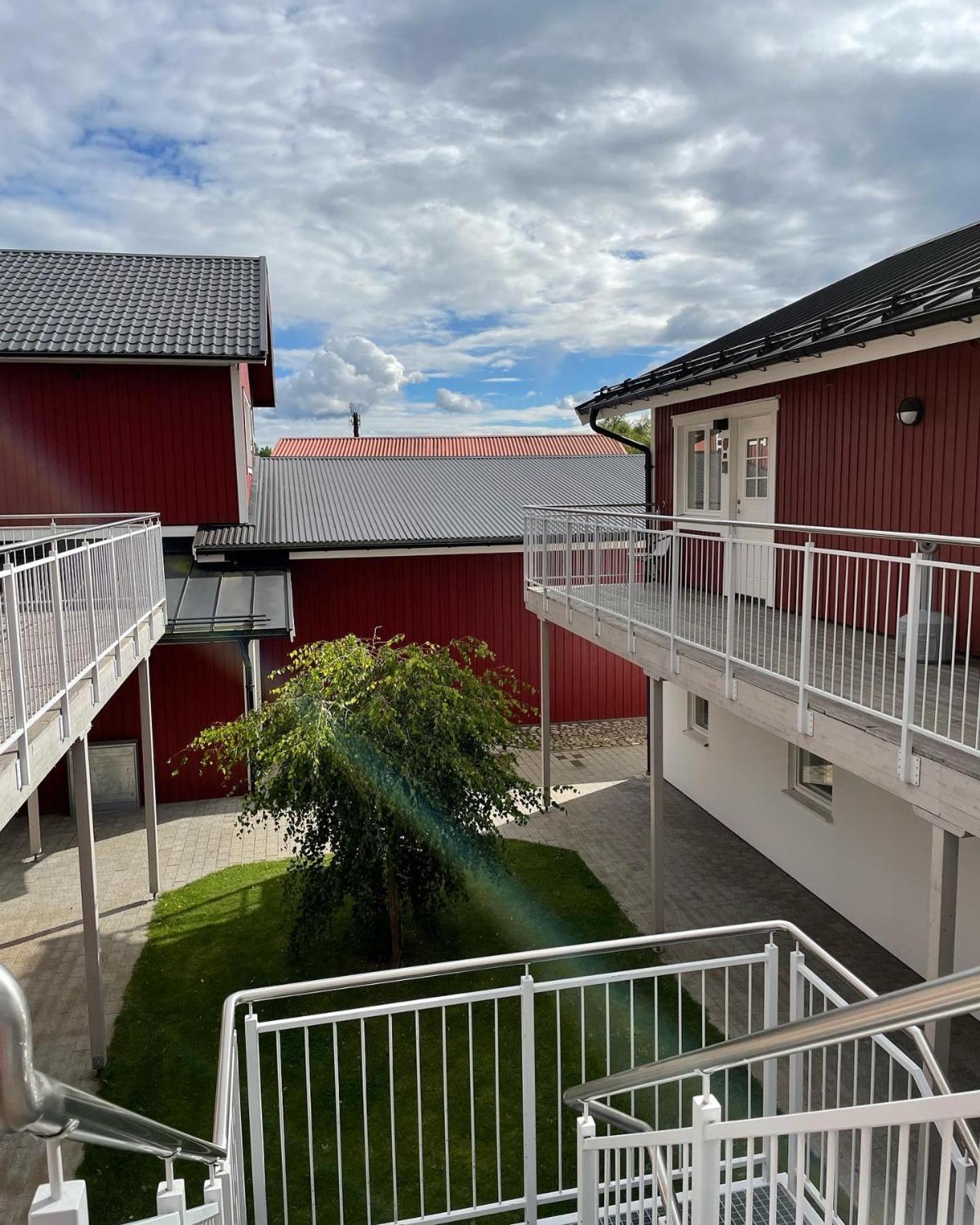 Land-Inn Motel Rosersberg Buitenkant foto